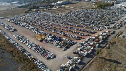 Yedieminde bekleyen araçlar satışa çıkıyor! Bakanlıktan tebliğ çıktı - T-Otomobil