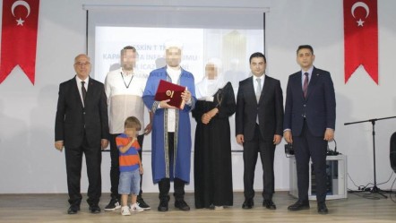 Cezaevinde 12 ayda Kur'an-ı Kerim'i ezberledi, hafız oldu - Yaşam