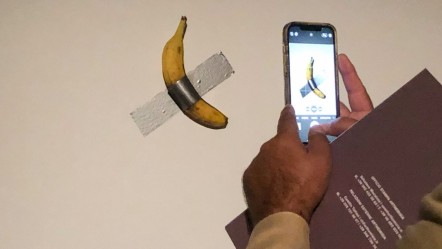 Sanatçı Cattelan’ın ‘bantlı muzu’ yine yendi! 6,2 milyon dolarlık eser sanatın gündeminde - Kültür - Sanat