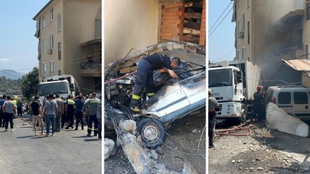 Freni boşalan çöp kamyonu 2 aracı biçti! Ortalık savaş alanına döndü - 3. Sayfa
