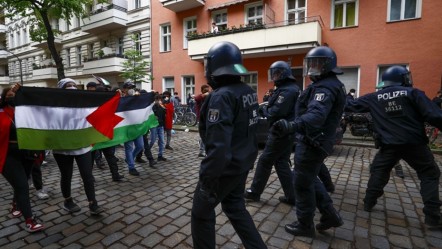 Alman polisinden 'yine' çok sert müdahale! Filistin gösterilerinde adeta eziyet ettiler - Dünya
