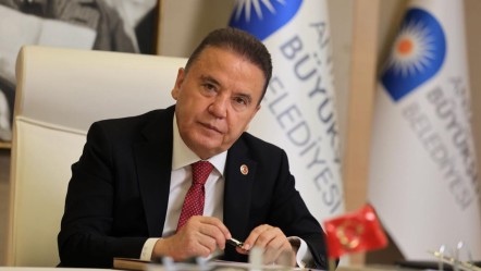 Muhittin Böcek hasta mı, neden hastaneye kaldırıldı? Antalya Belediye Başkanı Muhittin Böcek'in sağlık durumu merak ediliyor - Haberler