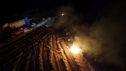 Edirne'de korkutan anız yangını! Evlere sıçramadan söndürüldü - Gündem