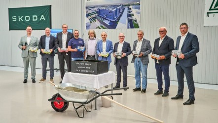 Skoda’dan yeni nesil araç boyama sistemi: Yeni nesil robotlar görev alacak! - T-Otomobil