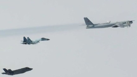ABD F-35’leri acil kodla havalandı! Rus nükleer bombardıman uçaklarıyla burun buruna - Dünya