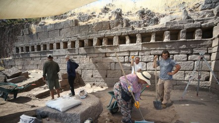 Asos'ta 3500 yıllık Bergama krallarının mimarisi ortaya çıkıyor! Yeni keşfedilen mozaik de sergiye açılacak - Kültür - Sanat
