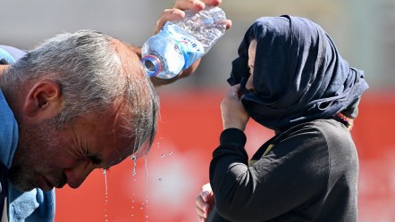 Kimse bu kadarını beklemiyordu! O ilçede sıcaklık gölgede bile 50 derece - Yaşam