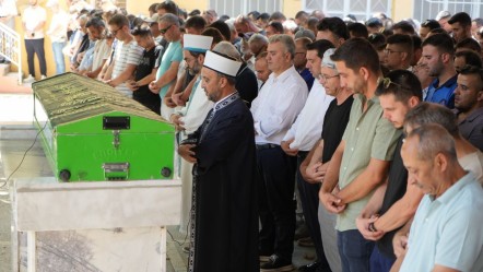 Silahlı saldırıya uğramıştı! AK Partili meclis üyesi son yolculuğuna uğurlandı - Gündem