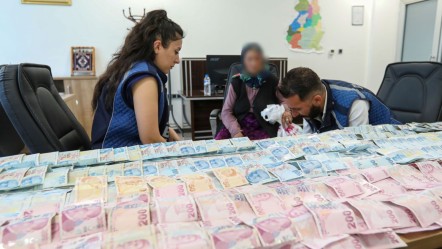 Yardım değil, servet toplamış! Dilenciden çıkanlar herkesi şoke etti - Yaşam