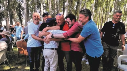 45 yıl sonra duygulandıran buluşma! Gözyaşlarını tutamadı: Hep aklımdaydı, ismini hiç unutmadım - Yaşam