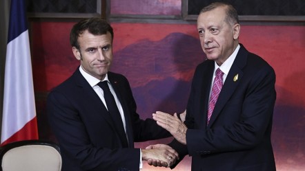 Cumhurbaşkanı Erdoğan ile görüşen Macron'dan Türkçe paylaşım - Dünya