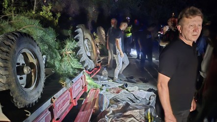 Sakarya'da traktör devrildi: 10 kişi yaralandı - 3. Sayfa
