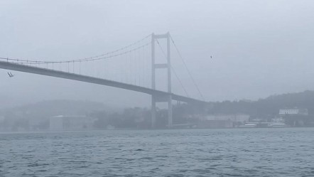 İstanbul'da yoğun sis! Köprü kısmen kayboldu - Yaşam