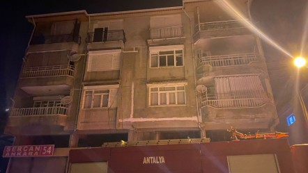 Klima 4 katlı binada felakete yol açtı! Çıkan yangında 3 kişi dumandan etkilendi - 3. Sayfa