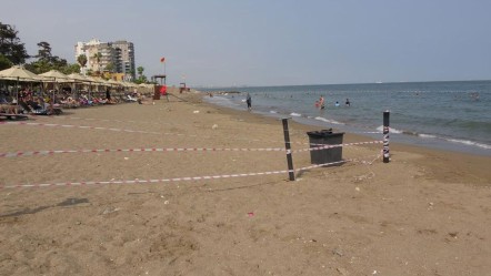 Mersin'de vatandaşı isyan ettiren olay: Halkın plajı halka yasaklandı! - Gündem