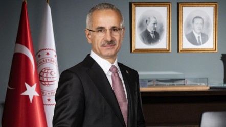 Sürdürülebilir ulaşıma akademik kaynak… Bakan Abdulkadir Uraloğlu: 'Yeni ulaşım modellerinin gelişmesine katkı sağlayacak' - Ekonomi