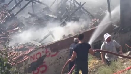 Ankara'da korkutan yangın! Alevler evlere sıçradı - gundem