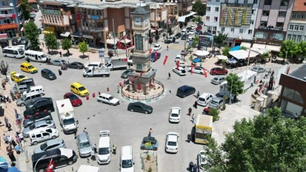 Her iki araçtan bir lüks! 45 bin nüfuslu ilçe 200 binlere dayandı: Sadece 1 ay sürecek - Gündem