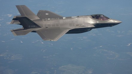 ABD'de milyon dolarlık F-35 savaş uçağı yere çakıldı! - Dünya