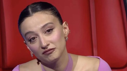 Durgun hali göze çarpmıştı! Melike Şahin üzen haberi sahnede duyurdu - Magazin