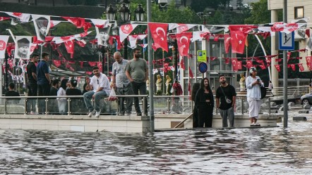 Meteoroloji günlerdir yayınlıyordu! İstanbul'da sıcaklık düştü, yağmur başladı: Yavaş, Ankaralıları uyardı - Yaşam