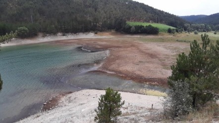 Kuraklık o meşhur gölü de vurdu! Kuruma noktasına geldi - Gündem
