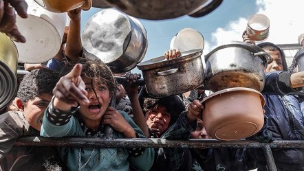 Açlıktan ölen 175 kişi can değil miydi? Soykırımcı utanmazlığı - Dünya