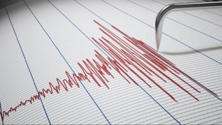Komşuda şiddetli deprem! 5.4'le sarsıldılar, işte ilk veriler - Dünya