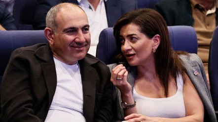 Ermenistan Başbakanı Paşinyan'ın eşinden dikkat çeken paylaşım: Cumhurbaşkanı Erdoğan'ın "Daha Adil Bir Dünya Mümkün" kitabını okuyacak - Dünya