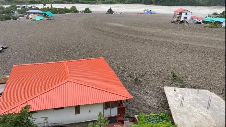 Hindistan'ı heyelan vurdu! 4 kişi hayatını kaybetti, 100'den fazla kayıp var - Dünya