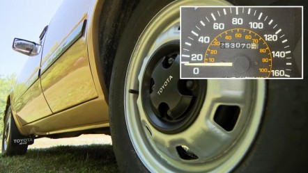 Yok böyle araba! Ne Cadillac ne Rolls Royce... Gören dönüp yine bakıyor, üstelik bir eksik... - Yaşam
