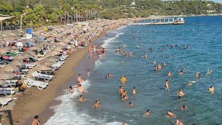 Nüfus 200 binden 800 bine ulaştı! Tatil cenneti ilçemizde adım atacak yer kalmadı - Gündem