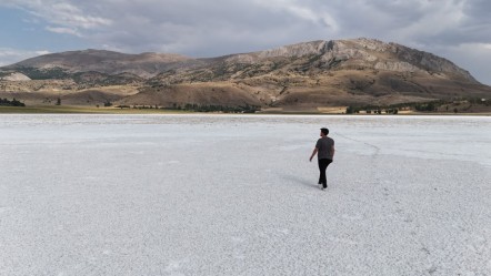 Burası çöl değil göl! Sıcaklar onu da vurdu, görenler şaşkına döndü - Gündem