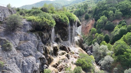 Bozkırın ortasında adeta bir vaha! Sıcaktan bunalanlar buraya akın ediyor - Yaşam