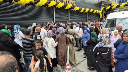 İstanbul'da "indirim" izdihamı! Kepenkleri yumrukladılar - Yaşam