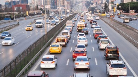 İstanbul'da yola çıkacaklar dikkat! Pazar trafiği... - Gündem