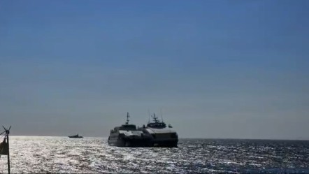 Marmara'da korkunç kaza! Deniz otobüsü kayalıklara çarptı, yolcular tahliye edildi - 3. Sayfa