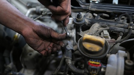 Araç sahipleri ya vazgeçiyor ya erteliyor! Yetkili servislerde fiyat 50 bin liraya kadar çıktı - Ekonomi