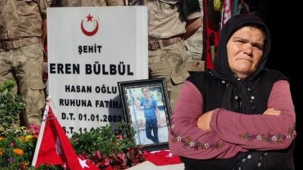 Eren Bülbül, şehadetinin 8. yılında mezarı başında anıldı! Anne Ayşe Bülbül'ün sözleri yürekleri dağladı - Gündem