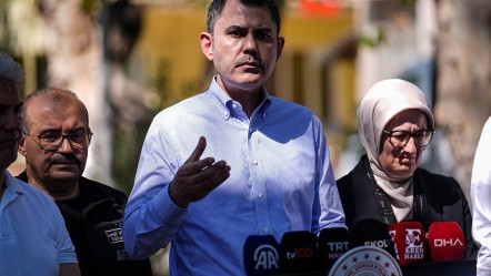 Bakan Kurum deprem bölgesinde... "100 konutu Sındırgı merkezde hak sahibi olan vatandaşlarımıza vereceğiz" - Gündem