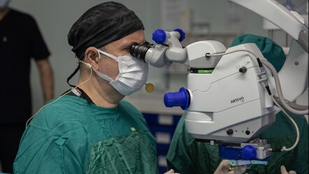 Hayatının şokunu yaşadı! Bulanık görme şikayetiyle gitti, gözünden solucan çıktı - DÜNYA
