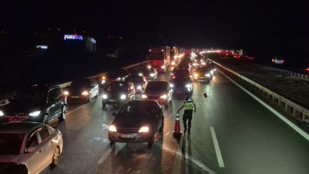Ankara istikametinde otoyolda zincirleme kaza! Yaralılar var, trafik durma noktasında - 3. Sayfa