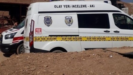 Ekmeğinin peşindeydi... Elektrik akımına kapılarak hayatını kaybetti - Gündem