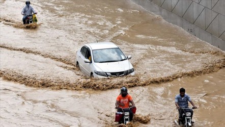 Pakistan'daki sel hayatı durma noktasına getirdi! Çok sayıda ölü ve kayıp var - Dünya