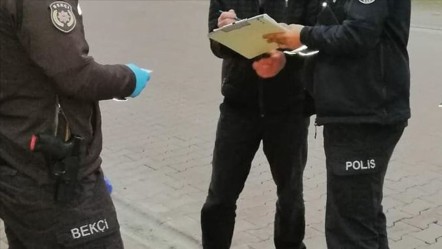 Artık iki kez düşünün! Aracının camından tükürdü cezayı yedi - Gündem