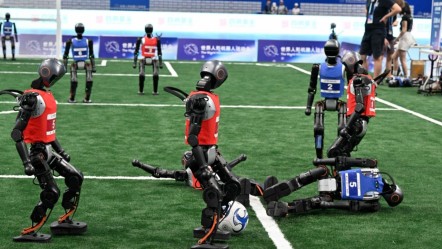 Çin’de tarihi an! 500 robot birbirine girdi, Ortalık karıştı! - Dünya