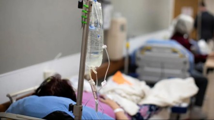 Hava solumak bile tehlikeli! 4 ölü, 99 vaka: Panik büyüyor! Ölümcül salgın ülkeyi esir aldı - Dünya