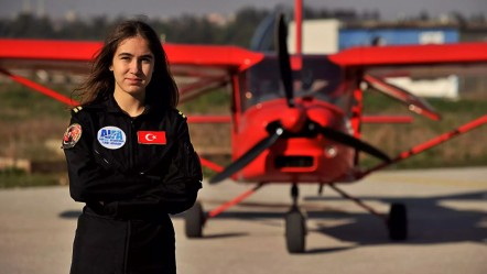 TIME dergisi yazdı: Türkiye’nin en genç pilotu Defne dünyaya ilham oldu - Dünya