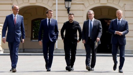 Avrupa’dan Zelenskiy’ye “koruma kalkanı”: Trump görüşmesine ağır toplar dahil oluyor - Dünya