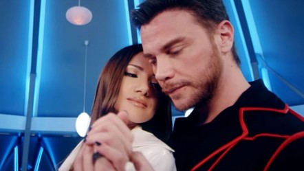 Sinan Akçıl, Otilia’nın “Genç ve aptaldım” açıklamasına sessiz kalmadı - Magazin